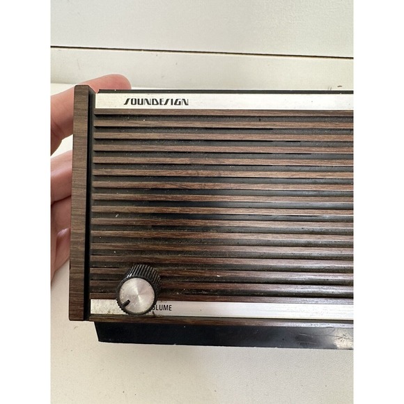Vintage Soundesign 3120C Table Top AM Radio Simulated Wood - Tested - Picture 2 of 9